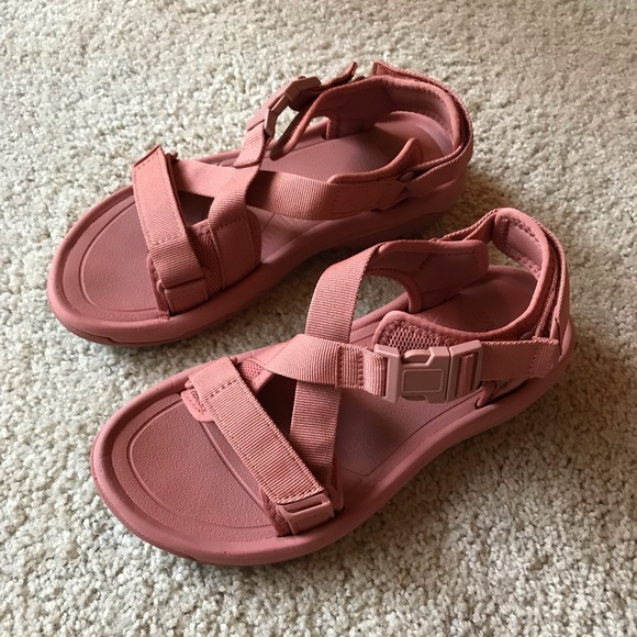 Teva Hurricane Verge Sandal in Aragon - Picture 3 of 9